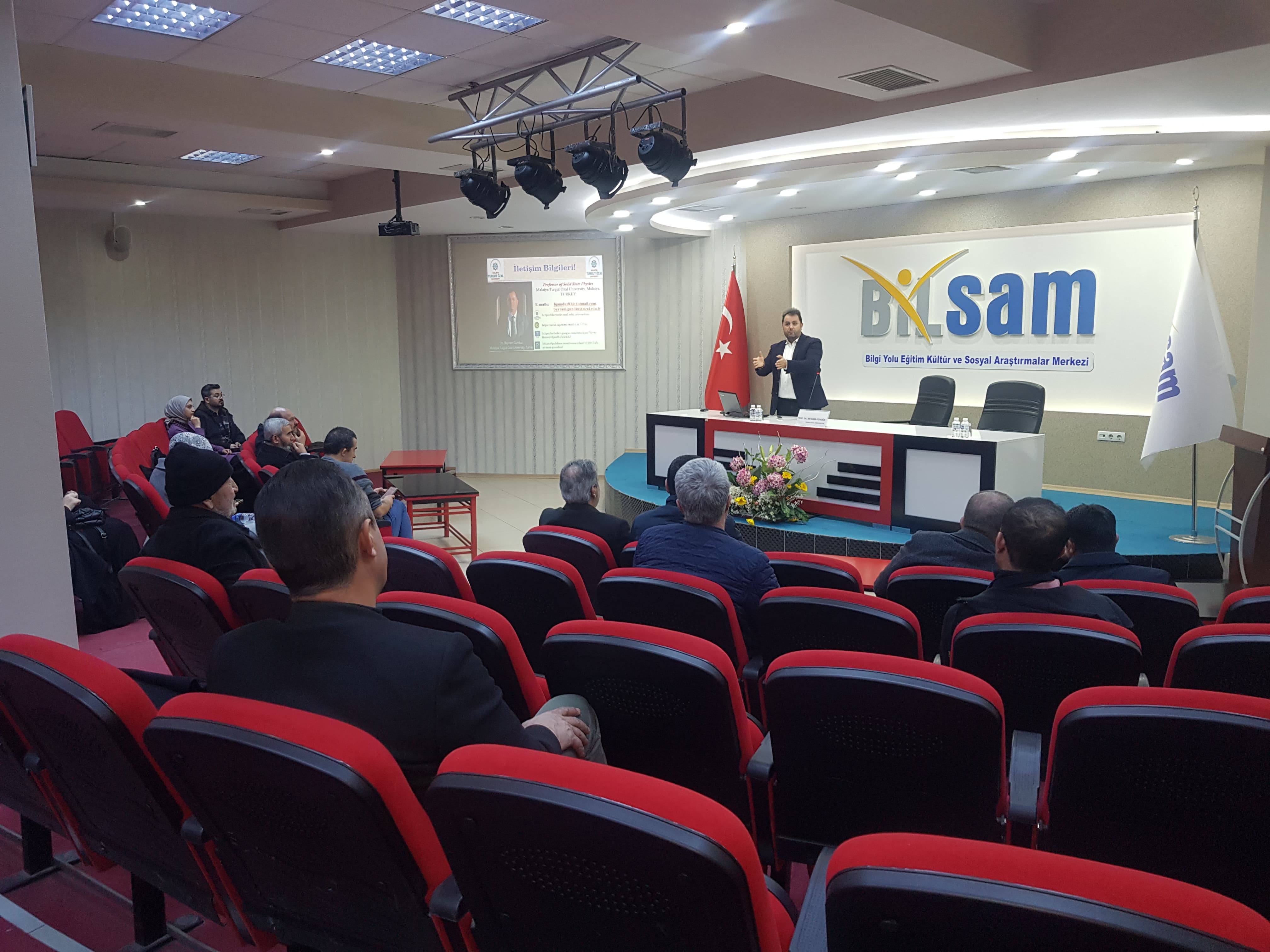 BiLSAM Güz Dönemi Konferanslar Serisi'nde 11. hafta Malatya Turgut Özal Üniversitesi öğretim üyesi Prof. Dr. Bayram Gündüz hocamızı ağırladık..