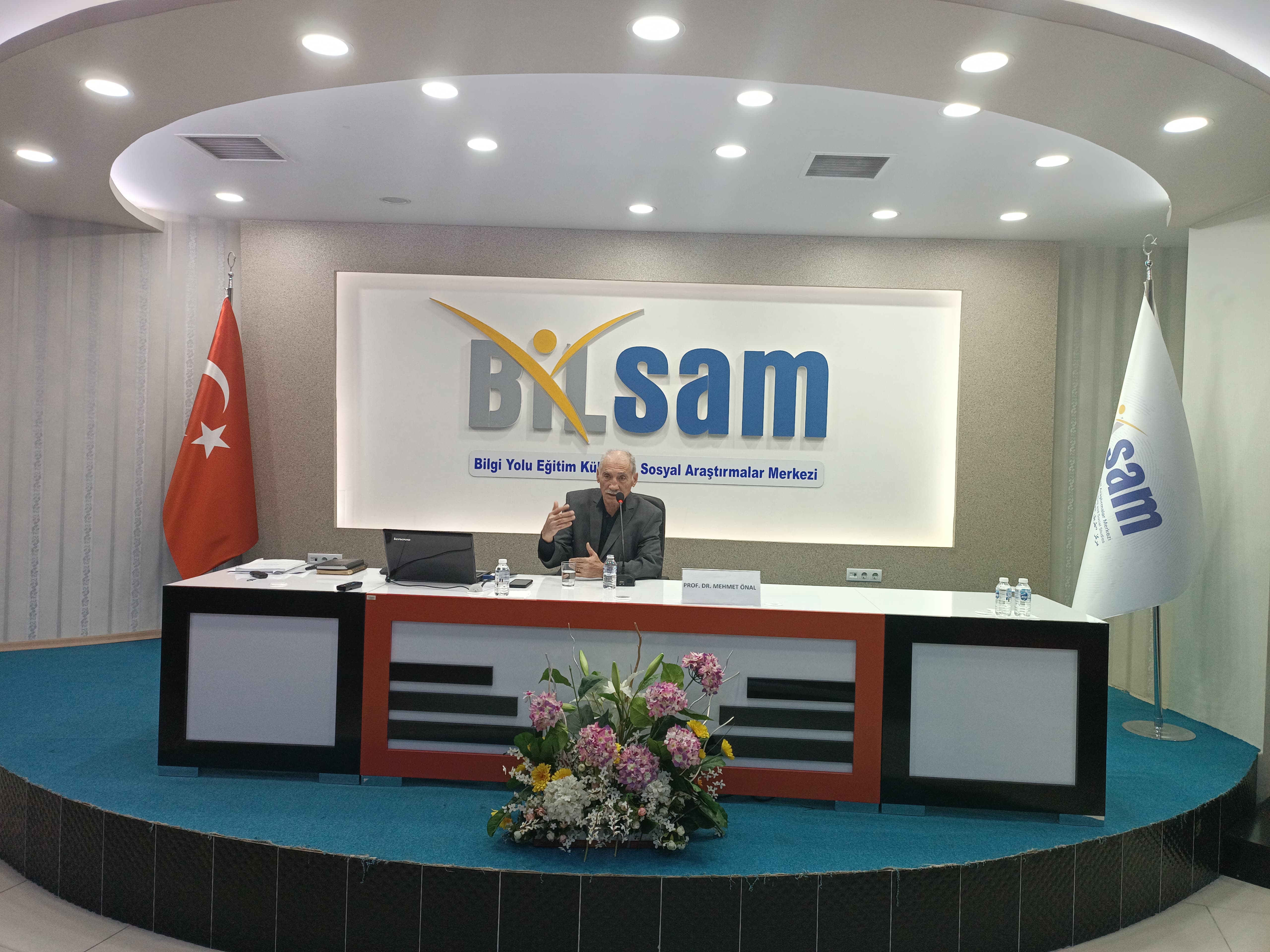 BiLSAM Güz Dönemi Konferanslar Serisi'nde 12. hafta Prof. Dr. Mehmet Önal hocamızı ağırladık.